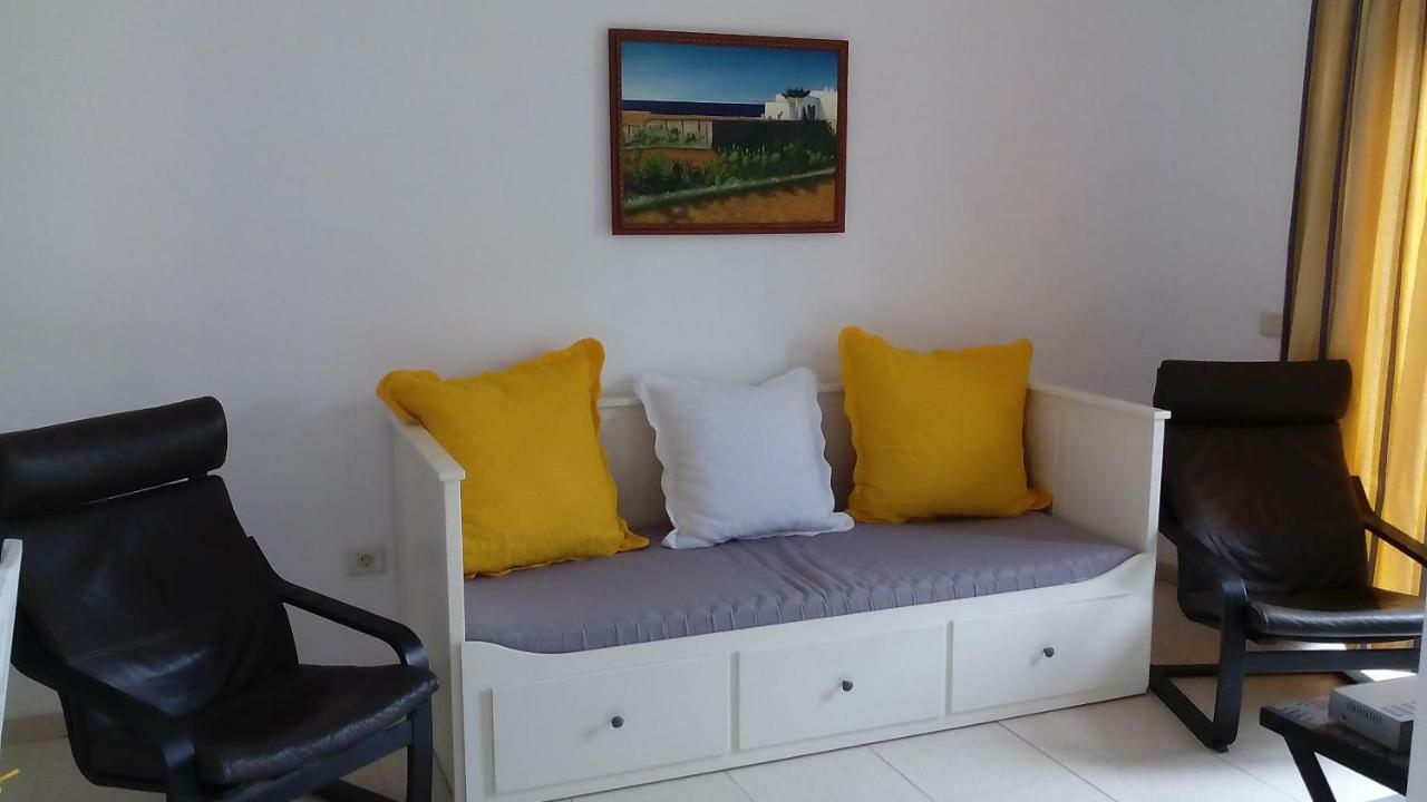 Camelot Villa Арона Екстериор снимка