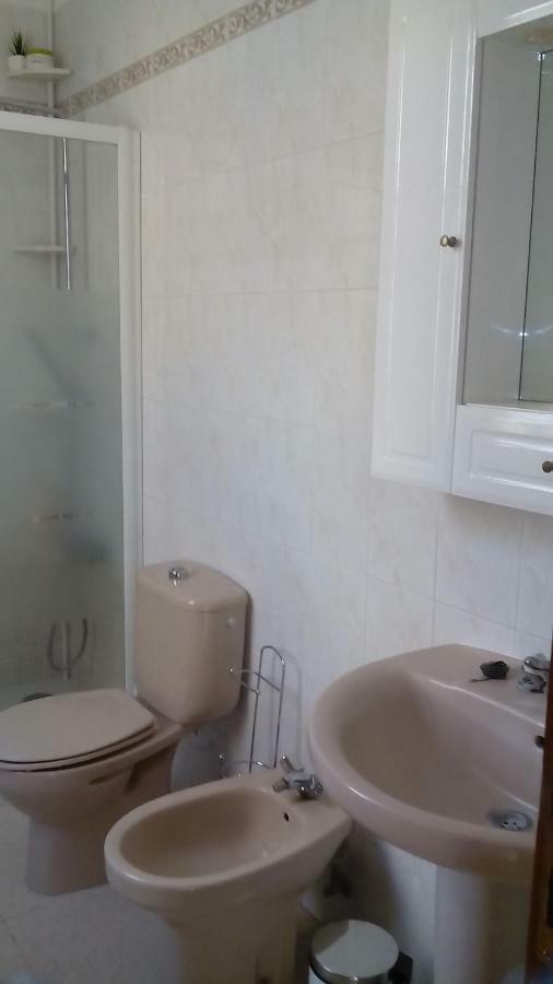 Camelot Villa Арона Екстериор снимка